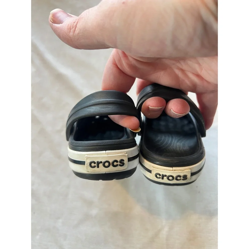 Crocs Kids Crocband Clogs Black White Toddler‎ Size 6-7 Sporty Slip On Shoes